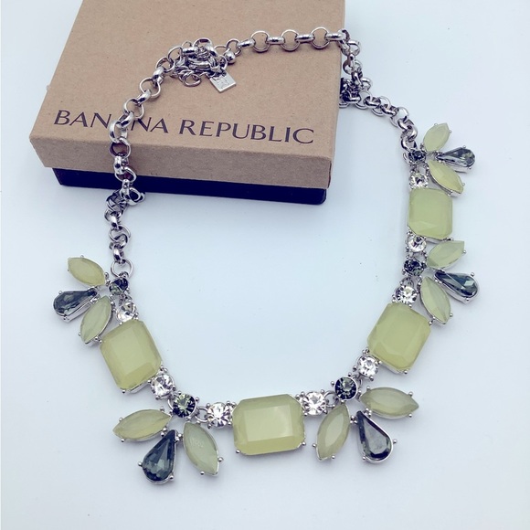 Banana Republic Statement Necklace in Silver - Picture 1 of 3